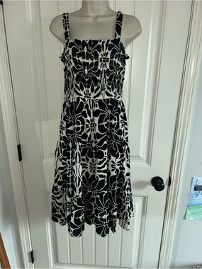 NEW Dizzy Lizzy Smocked Black and White Floral Midi Dress Sz M